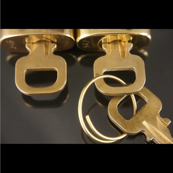 *FIRM* Authentic Louis Vuitton Lock and Key Set - Picture 3 of 13